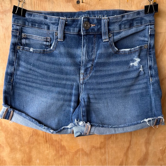 American Eagle The Dream Jean Midi Cut off distressed jean Short - Picture 11 of 12